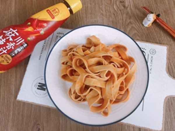 四川麻辣豆皮的做法,川味麻辣豆皮