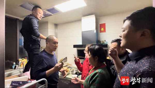 蜂蜜怎么取出来视频;蜂蜜怎么提炼过滤视频