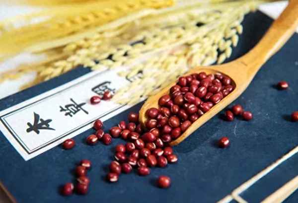 四種人不宜喝紅豆薏米水、中醫(yī)為什么不建議喝祛濕茶