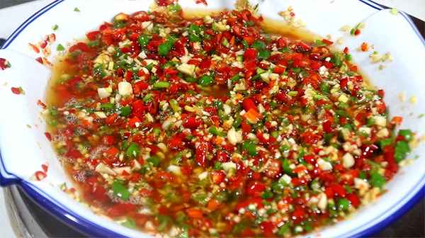 正宗蒜蓉辣醬的配料表—做蒜蓉辣醬的配料比例和做法