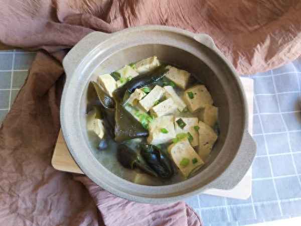海帶豆腐湯的做法大全家常、海帶豆腐湯的家常做法視頻