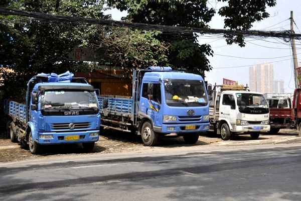 大貨車回程車拉貨怎么聯系_13米半掛車運費價格表