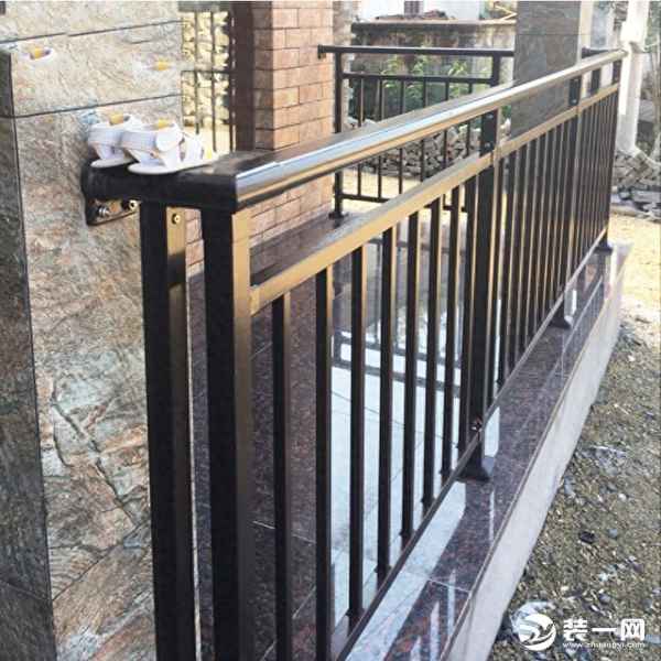 阳台各种防护栏图片_阳台防护栏图片大全