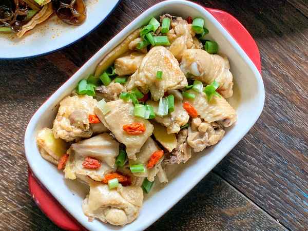 麻油雞的制作方法與配料_麻油雞的做法 家常竅門