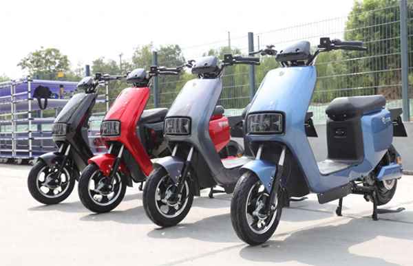 一般電動車總重量多少公斤(一輛電動車正常多重)