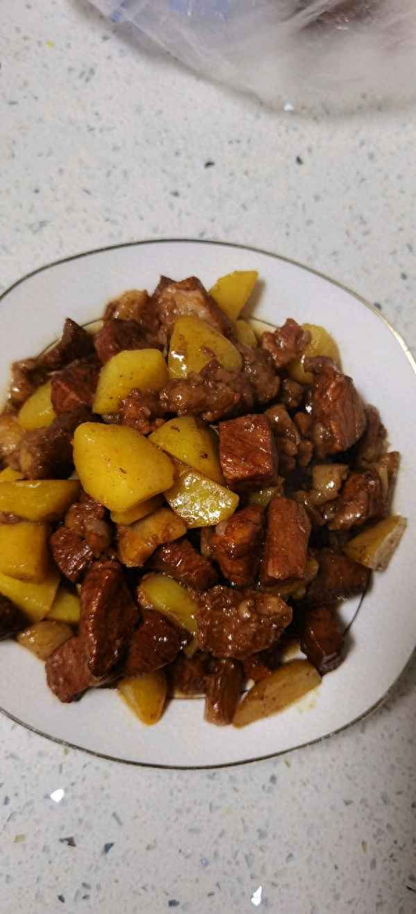 豬肉燉土豆怎么做_豬肉燉土豆怎么做要什么肉