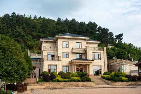 豪宅和别墅哪个更高级—豪宅贵还是别墅贵