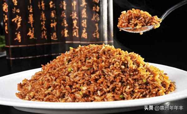 正宗醬油炒飯做法視頻;醬油炒飯簡單的家庭做法