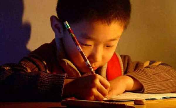 關于握手的作文題目新穎—關于握手的議論文800字
