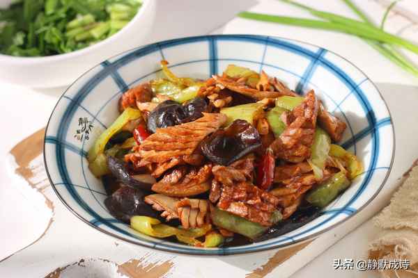 豬腰肉炒什么最好吃(豬腰炒啥)
