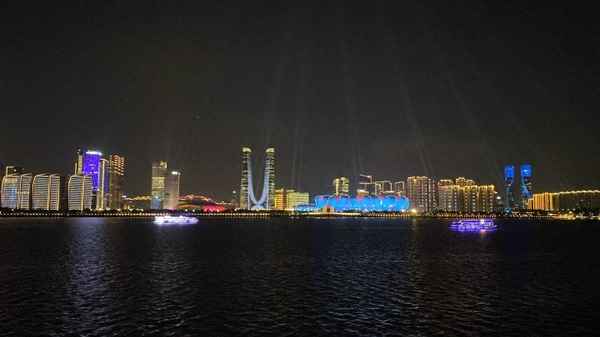 雷峰塔景區開放時間,雷峰塔景區怎么樣
