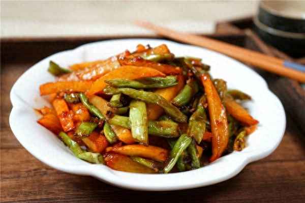 土豆豆角怎么炒好吃,土豆豆角怎么炒好吃又簡單的做法
