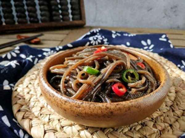 酸辣蕨根粉的做法、酸辣蕨根粉的做法圖片
