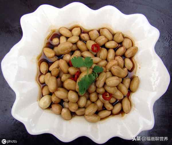 女人吃醋泡花生的好處—醋泡花生的正確方法
