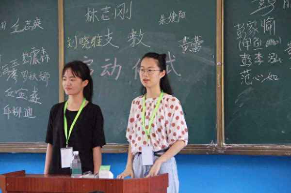 大一新生自我介紹簡(jiǎn)單大方-大一新生自我介紹簡(jiǎn)單大方男生