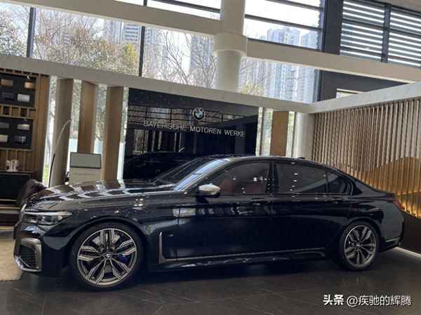 寶馬760和邁巴赫680哪個好-寶馬7系和邁巴赫