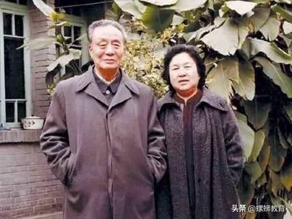 艾青詩選小論文600字;我最喜歡艾青的一首詩600字