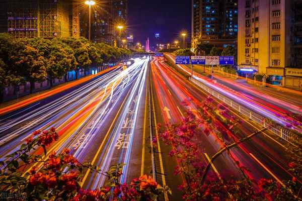 人到绝顶我为峰的含义—山到绝顶人为峰求下联