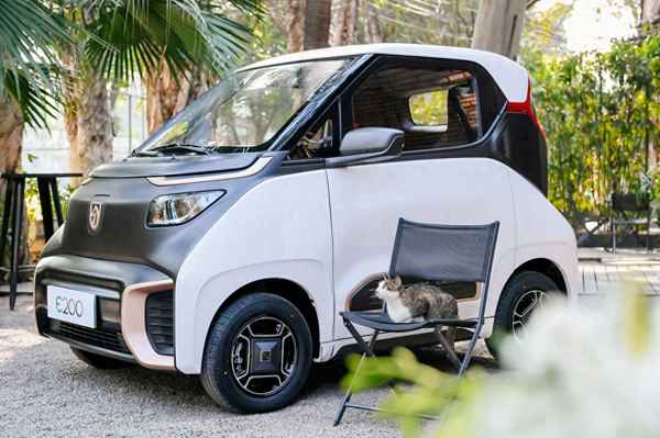 e200轎跑版雙門多少錢(e200轎跑進口雙門版)