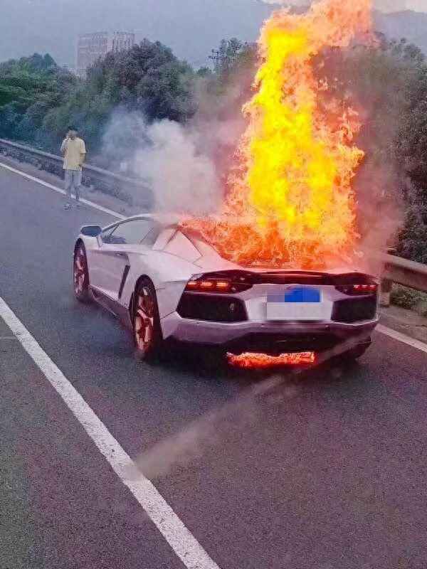 粉色的蘭博基尼多少錢—粉色的蘭博基尼多少錢一臺