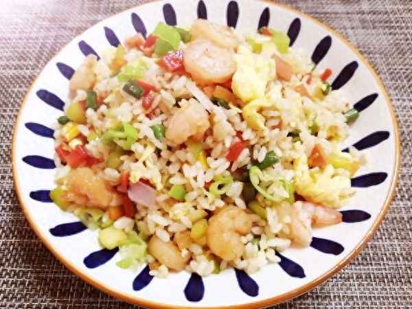蝦仁炒飯的做法大全—蝦仁炒飯的家常做法大全家常竅門