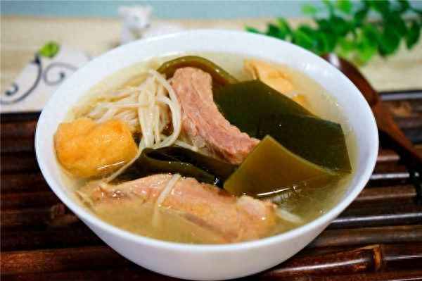海帶排骨湯里還能放些啥(吃完海帶千萬別碰的幾種食物)