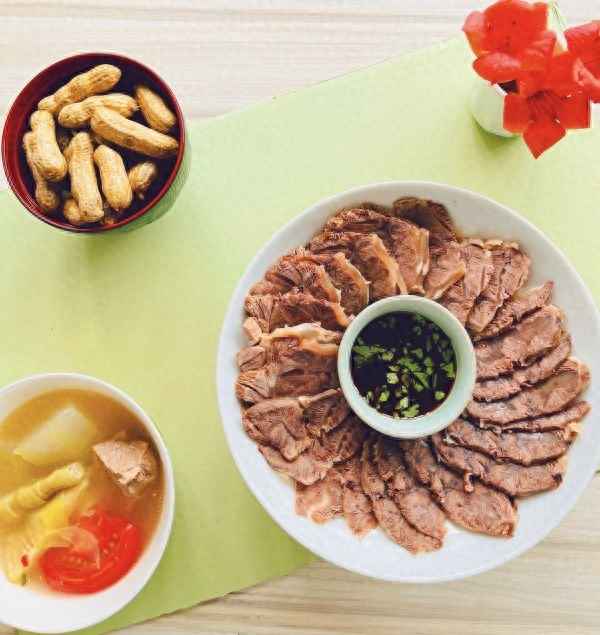 水煮牛肉需要哪些食材,水煮牛肉需要哪些配菜