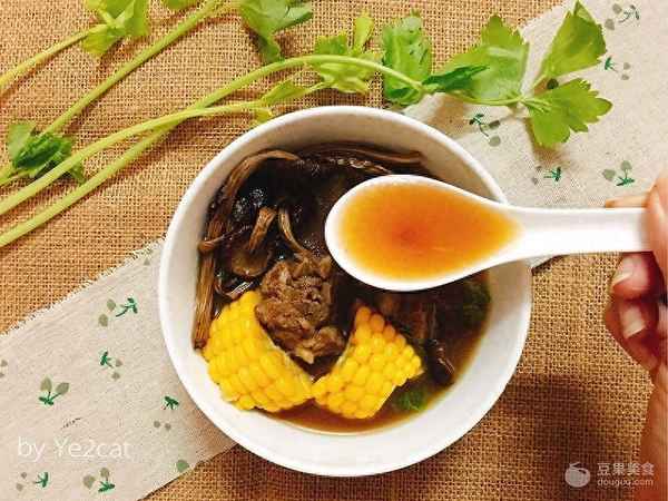 干茶樹菇可以燉排骨嗎;干茶樹菇燉排骨怎么做好吃