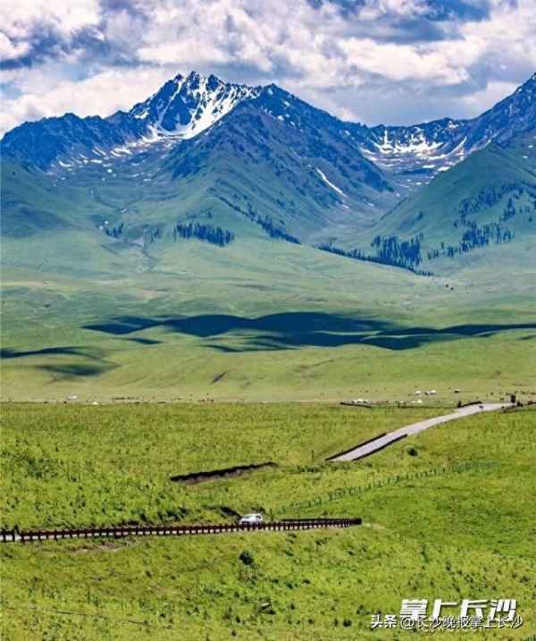 吐魯番去火焰山怎么坐車(chē)_吐魯番火車(chē)站下車(chē)怎么去火焰山