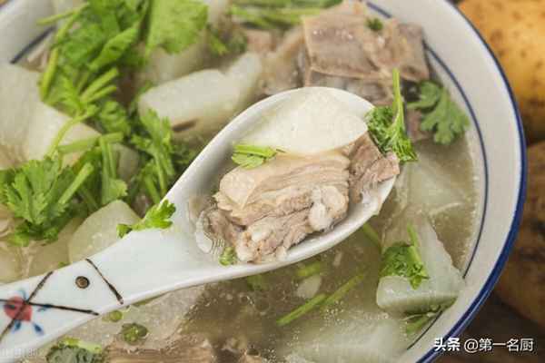 羊肉必放三種調(diào)料;做羊肉都放什么調(diào)料