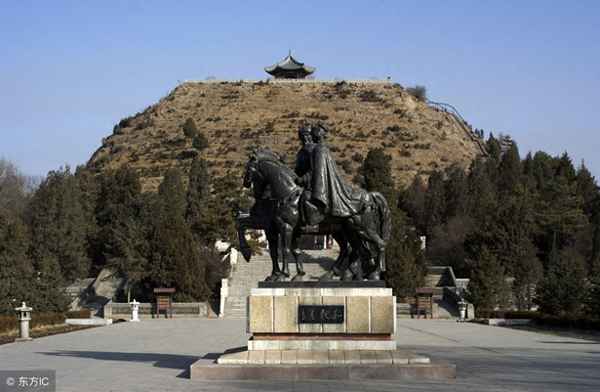 画图省识春风面,环佩空归夜月魂的意思;画图省识春风面环佩空归夜月魂读音