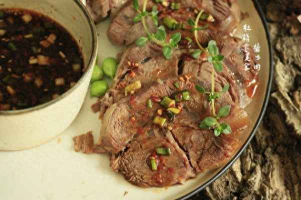 醬牛肉的家常做法;醬牛肉的家常做法視頻教程全集