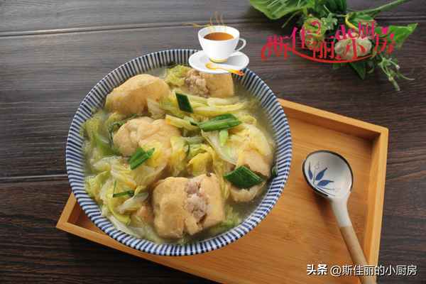 五花肉豆腐泡的做法;五花肉頓豆腐泡