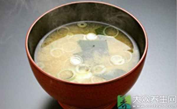 隆胸后多久能同房,隆胸的手感和真的一样吗