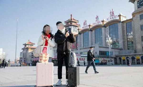 两对情侣合租一间房-两对情侣合租一间房,不但