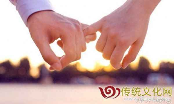 人面桃花半遮面的意思_人面桃花意思解释