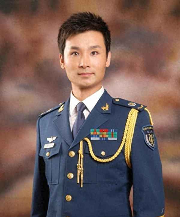 劉和剛唱到一半跪下、劉和剛跪唱的歌曲