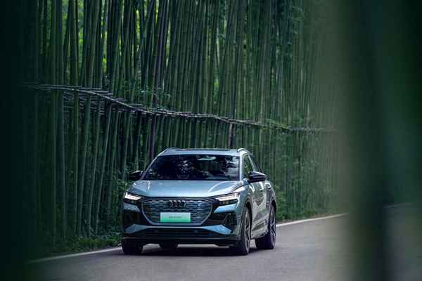 e級轎車的駕駛體驗;什么人開奔馳e級