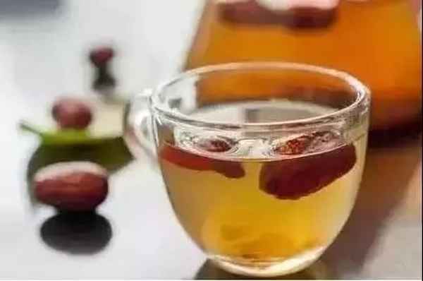 桂圓枸杞泡水有什么作用;桂圓枸杞泡水喝起什么作用