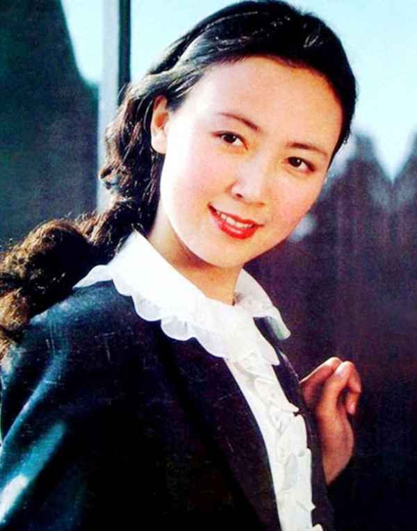 演員張瑞芳的個(gè)人簡(jiǎn)歷;著名演員張瑞芳