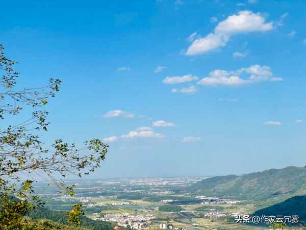 不以己悲的上一句是什么(不以己悲的意思)