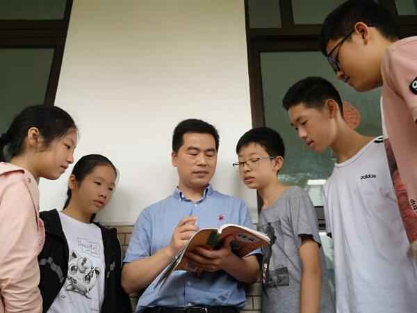 教育簡(jiǎn)歷_教育經(jīng)歷簡(jiǎn)述100字