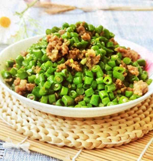 扁豆角炒肉怎么做好吃又簡單、扁蕓豆角炒肉絲怎么做好吃入味
