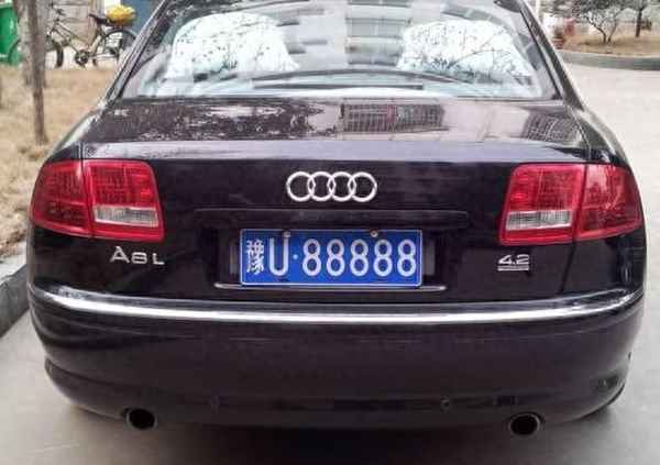 車牌藍色很淺正常嗎_車牌藍色很淺正常嗎怎么回事