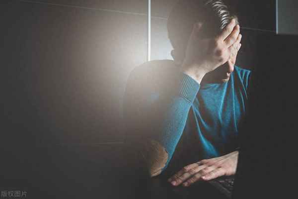 老人得了绝症是否告诉病情、老人得了绝症是否告诉病情严重