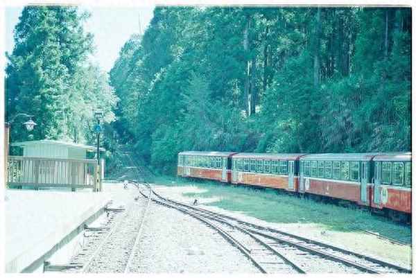 小船像什么漂浮在水面上的词语、小船像什么一样