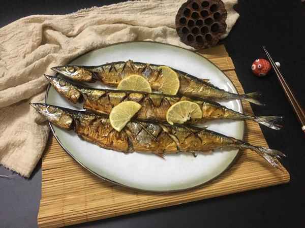 清蒸凍秋刀魚最簡單做法;冰凍秋刀魚