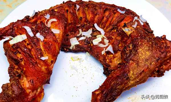 燉兔子肉放什么配料好吃(兔子肉跟什么燉最好吃)