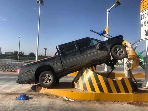 皮卡比轎車高速費貴多少-什么牌子皮卡車質量好又好看