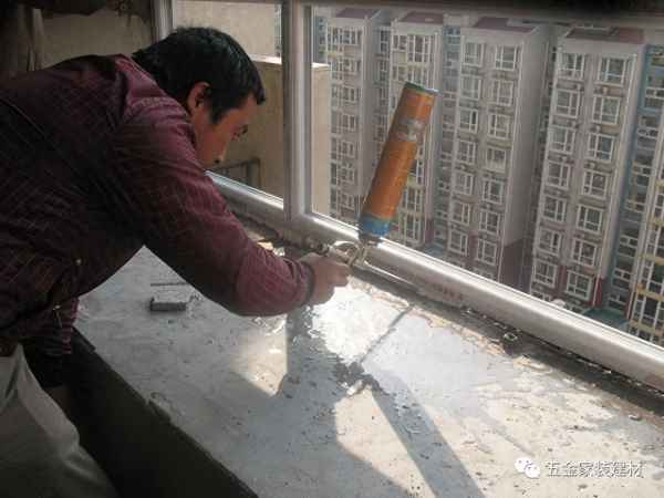 填缝泡沫胶的使用方法(填缝泡沫胶的使用方法视频)